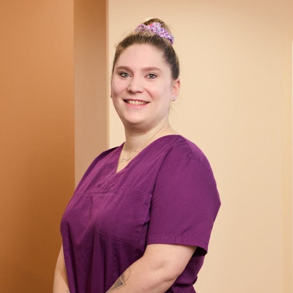 Dr Alexandru BARNA - Dentiste Granville - Assistante dentaire