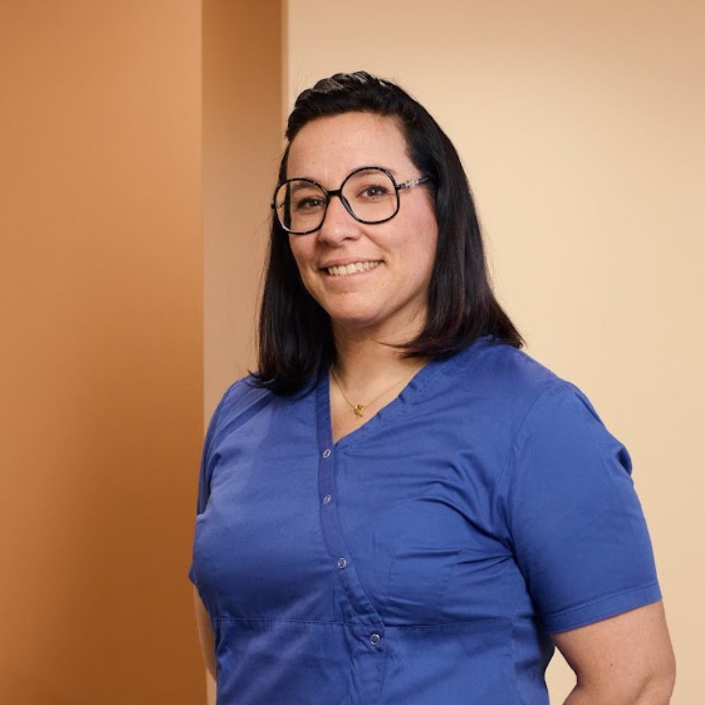 Dr Alexandru BARNA - Dentiste Granville - Assistante dentaire