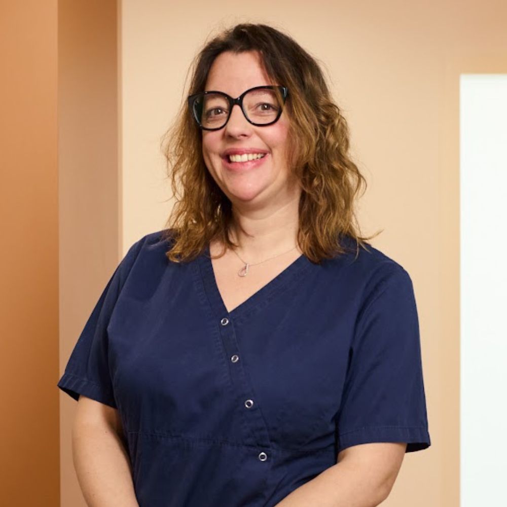 Dr Alexandru BARNA - Dentiste Granville - Assistante dentaire