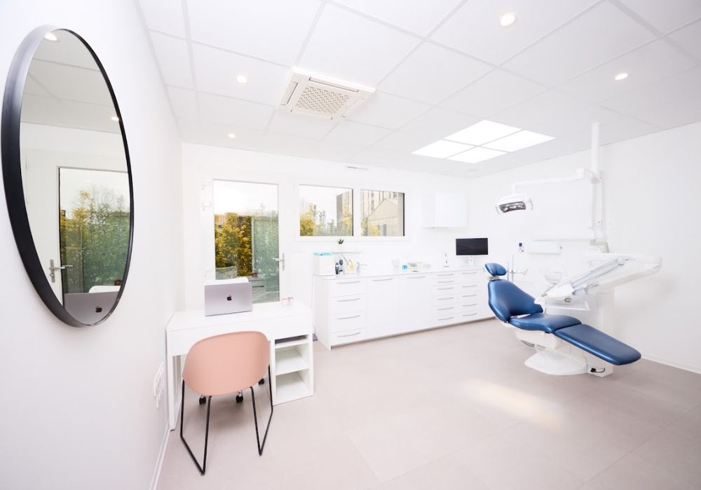 Dr Alexandru BARNA - Dentiste Granville - Salle de soins