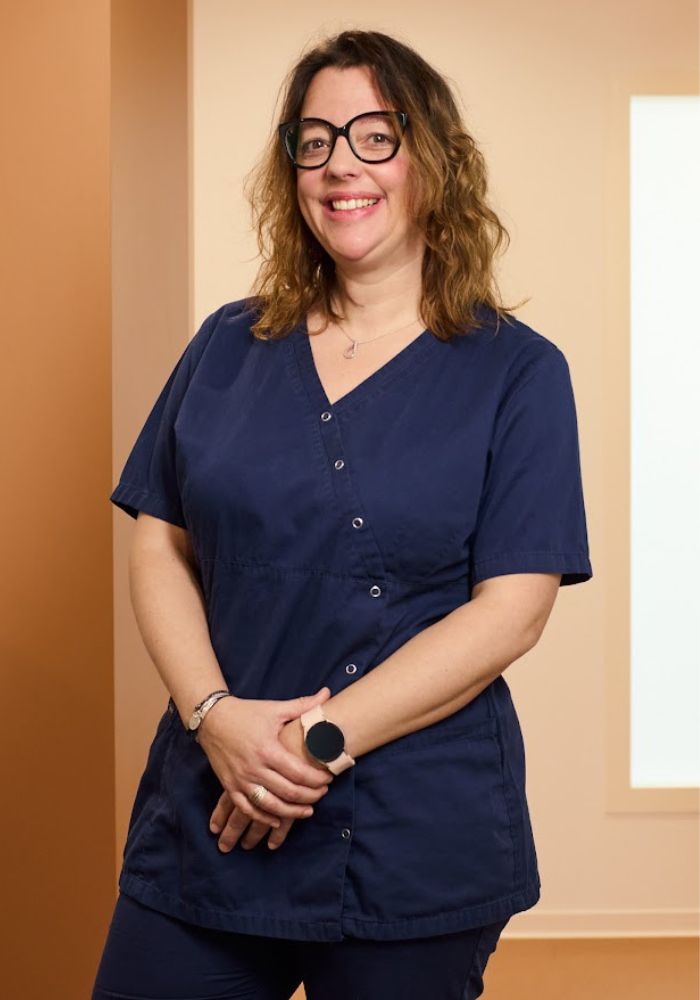 Dr Alexandru BARNA - Dentiste Granville - Assistante dentaire